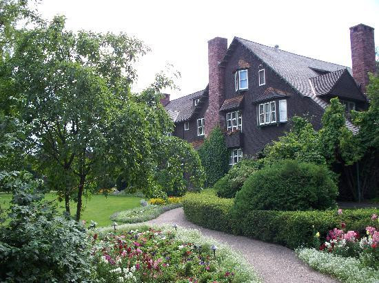 Conrad Mansion-卡利斯佩尔必去景点