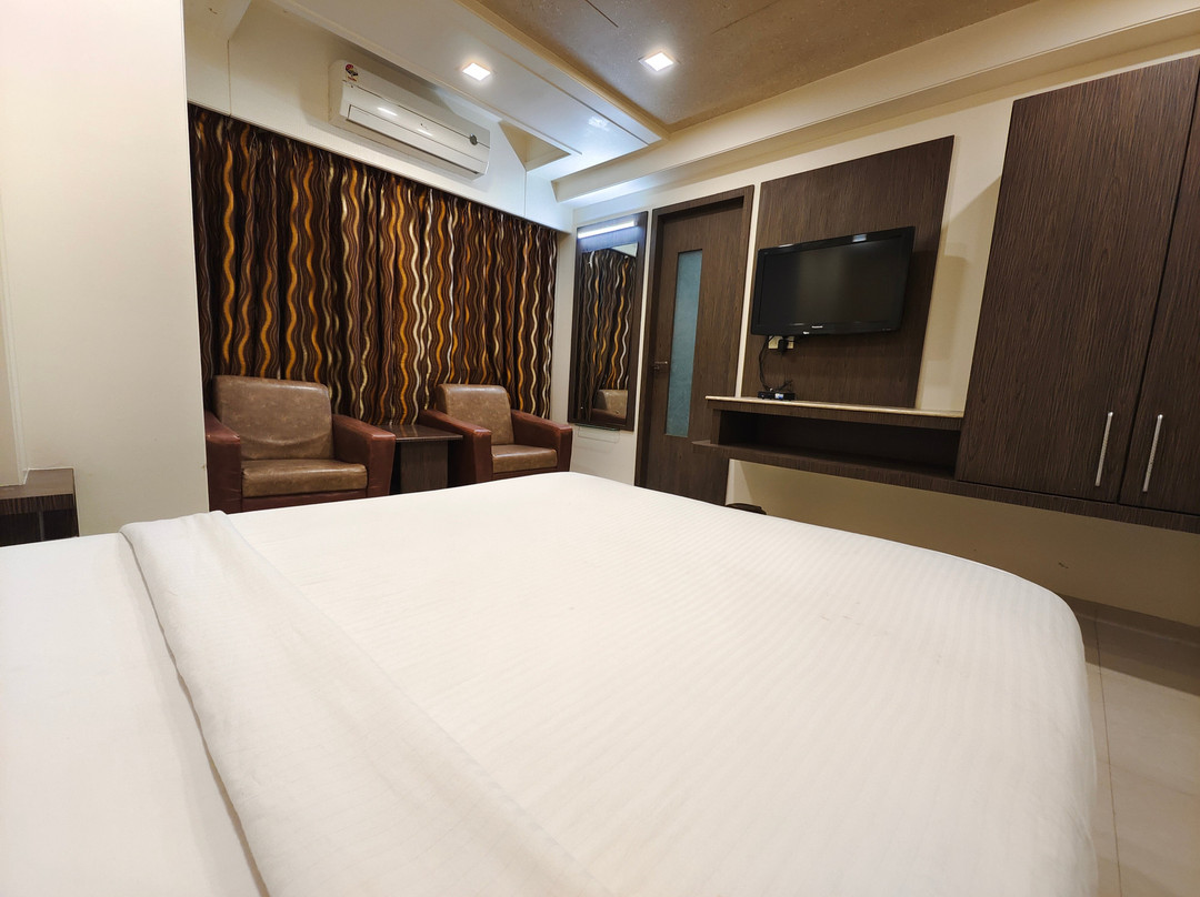 The Vraj Hotel主图