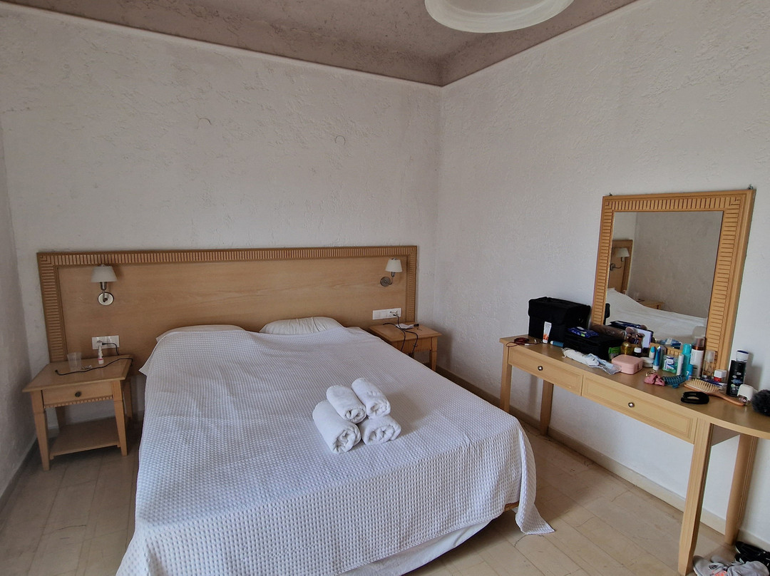 佩拉加港酒店主图