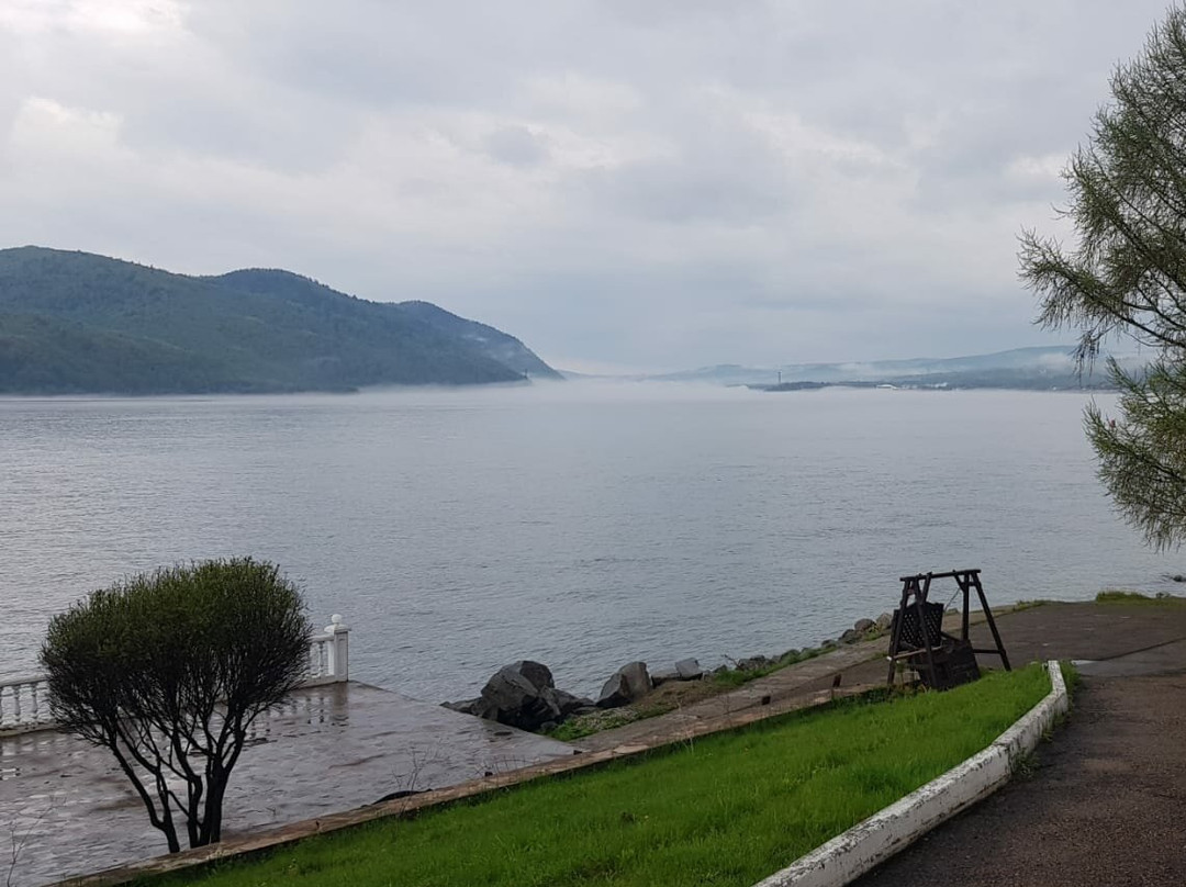 贝加尔湖传奇酒店主图