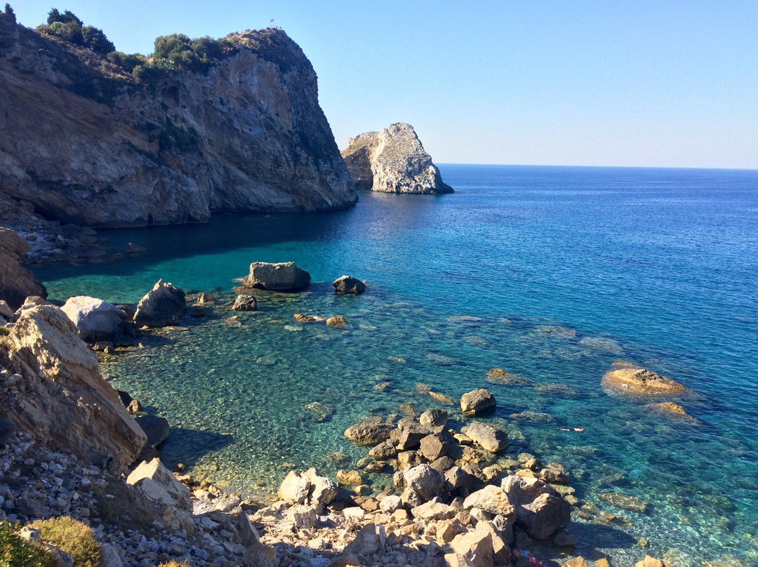Kastro Beach景点图片