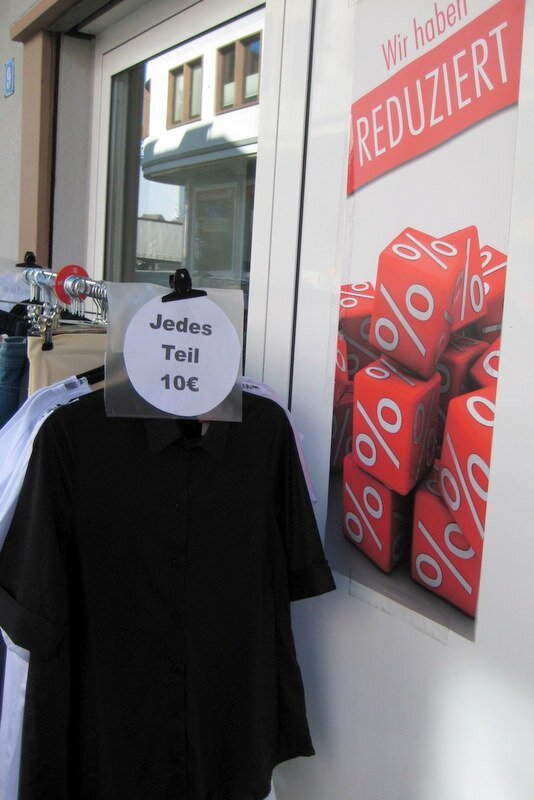 Kleine Vielfalt: Bekleidung und Geschenkartikel...-Hillesheim必去景点