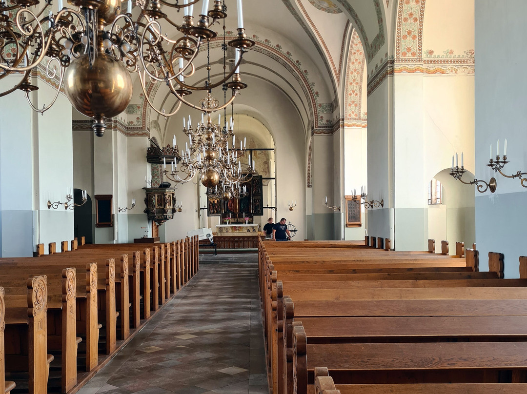 Valleberga Kyrka-Loderup必去景点