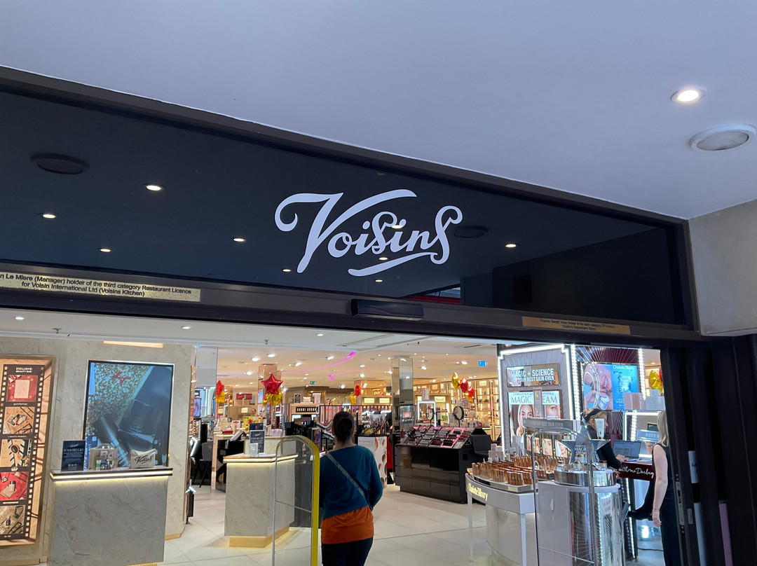 Voisins Department Store-St. Helier必去景点