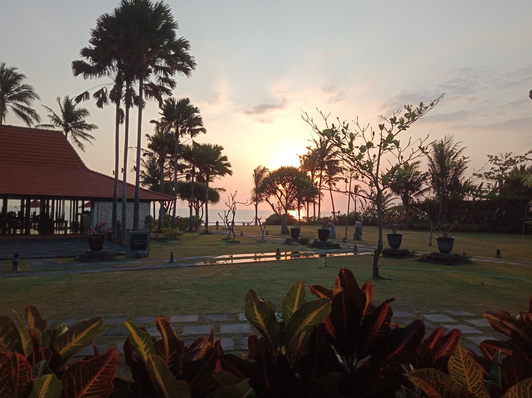 阿玛尔塔海滩卡莱尼亚度假村主图