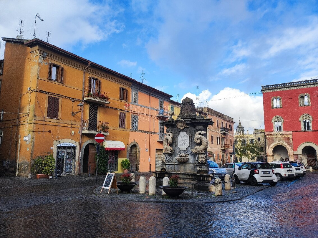 Piazza Cesare Leonelli景点图片