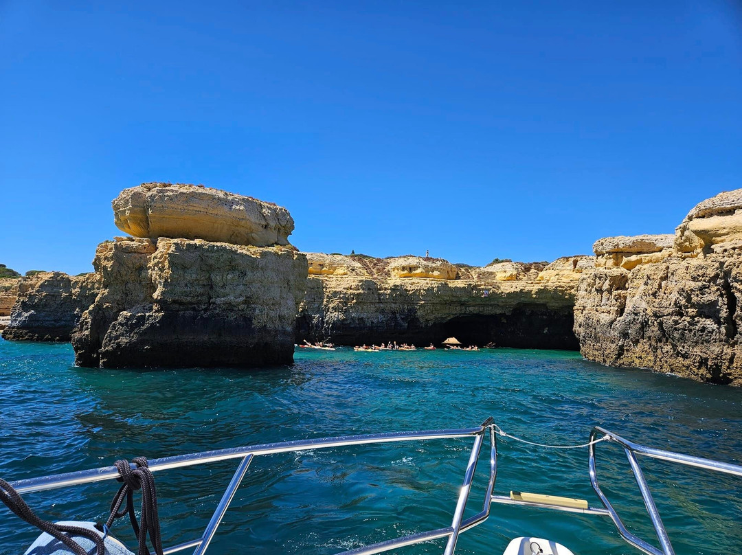 Mr. Cliff Yachts-维拉摩拉必去景点