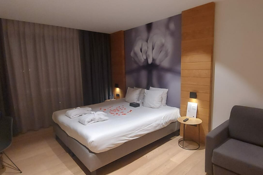 R Hotel Experiences主图