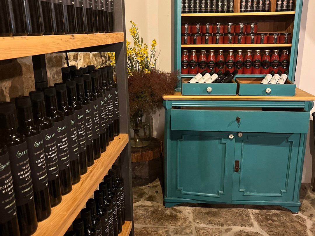 Extra Virgin Olive Oil Pila - OPG Gardos Eleonora-布延必去景点