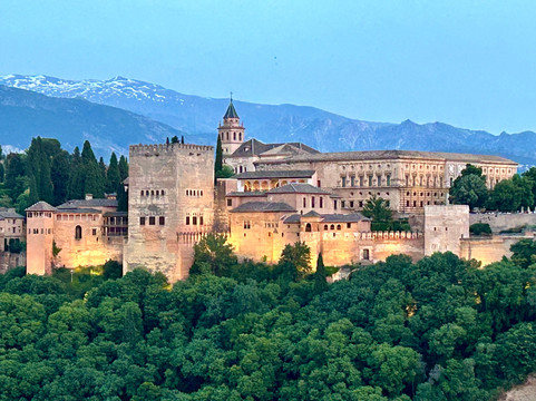 Roberto el Guía-格拉纳达必去景点