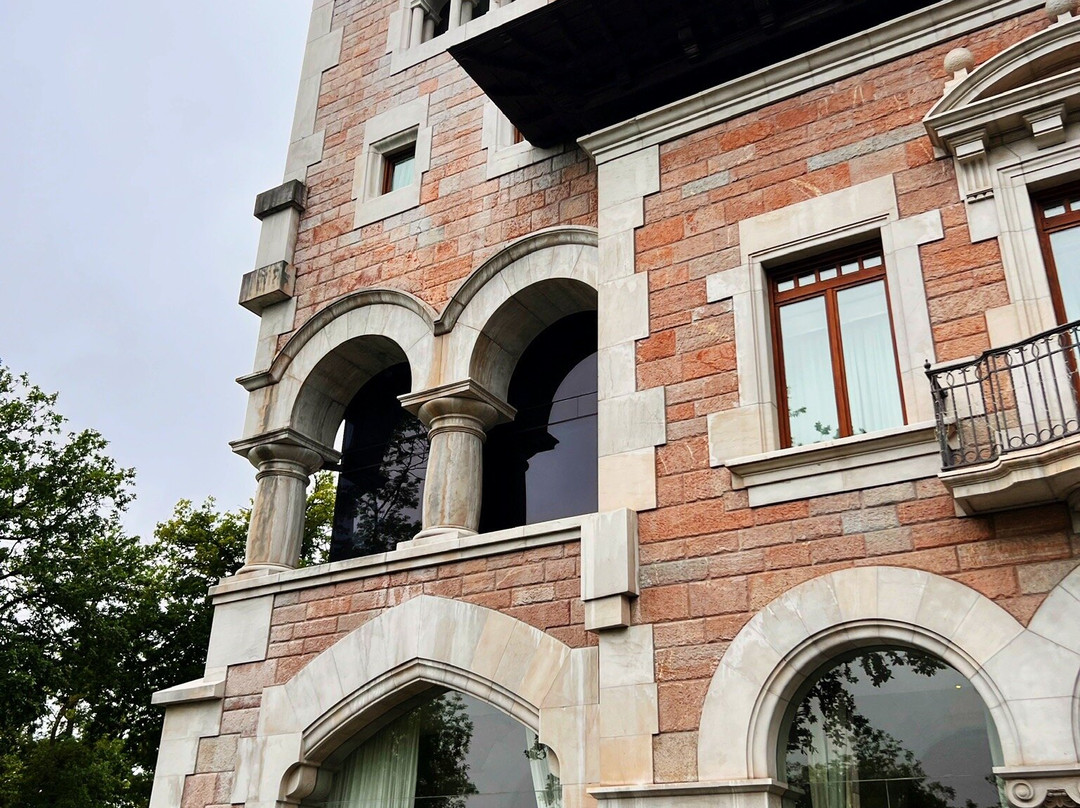 Castillo Del Bosque La Zoreda主图
