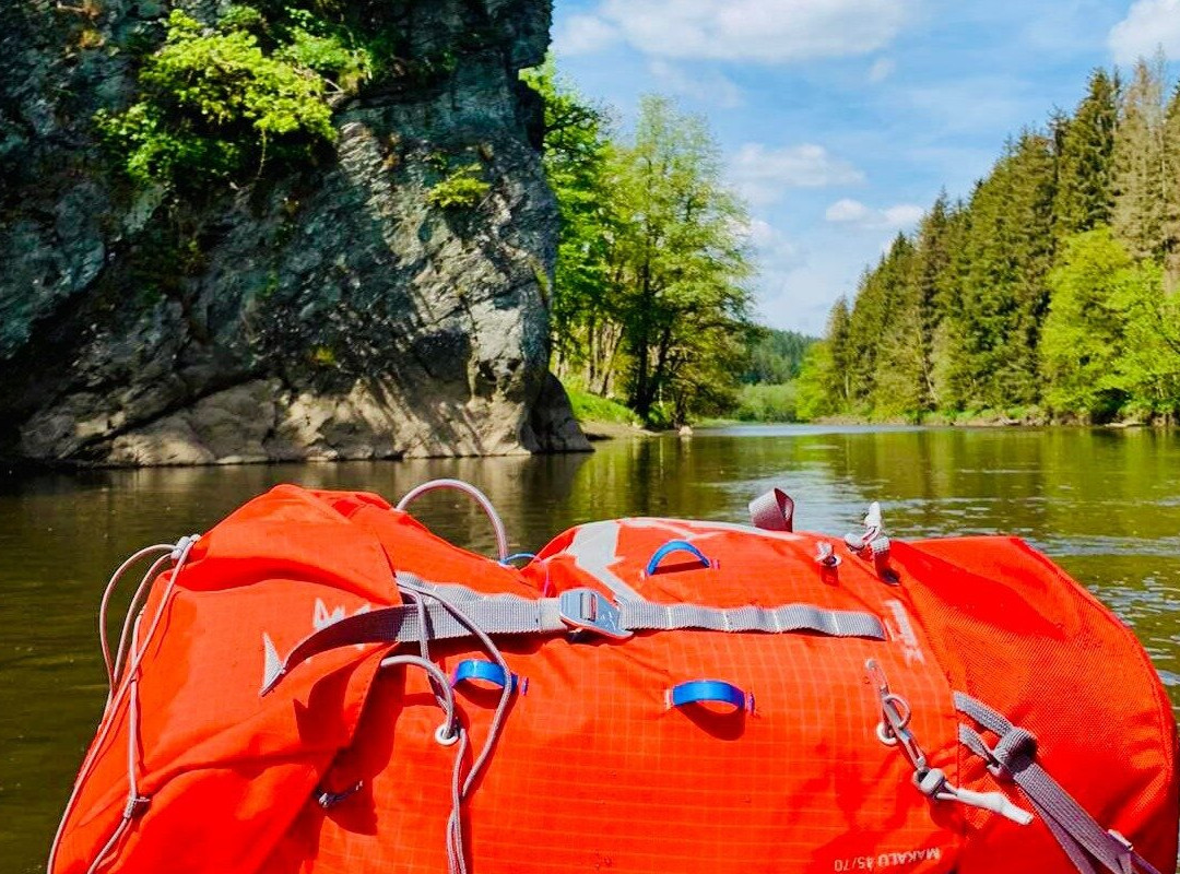 Avontuurlijke Packraft Trip op de Semois in de Ardennen: Natuur en Actie!景点图片