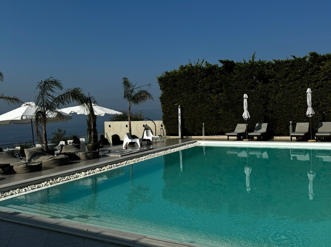 Golden View Residence主图