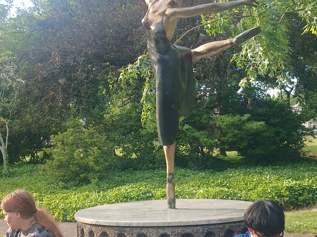 The Ballerina-科瓦利斯必去景点