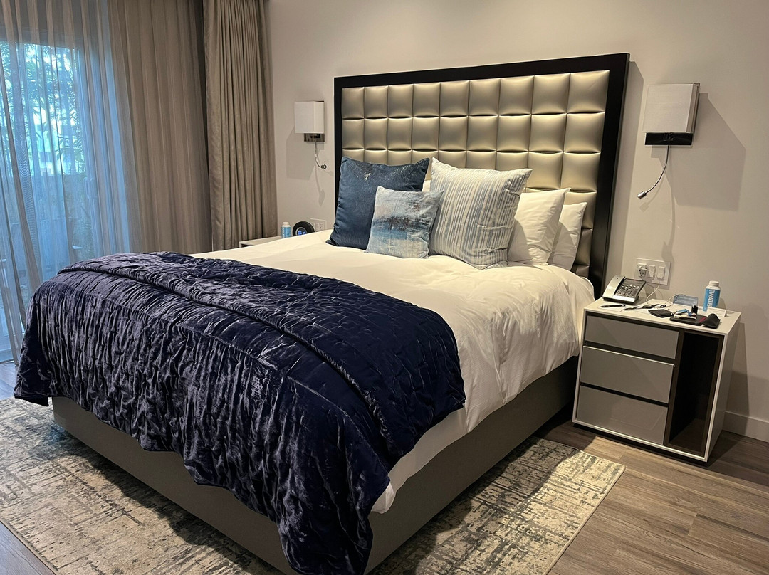 日落侯爵酒店主图