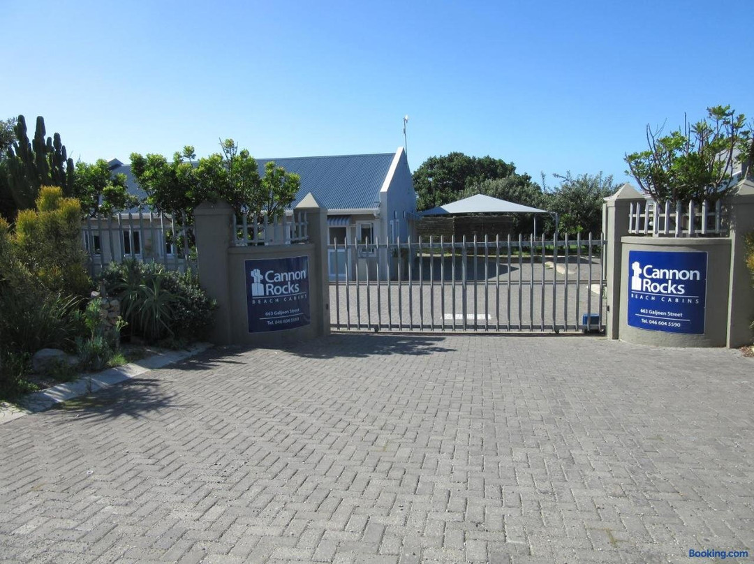 Cannon Rocks Beach Suites