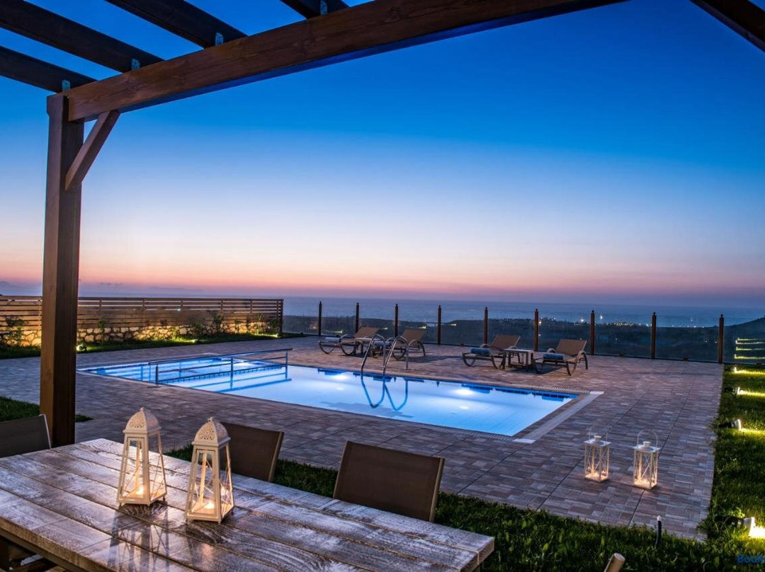 Oikos- "Your Cretan House"