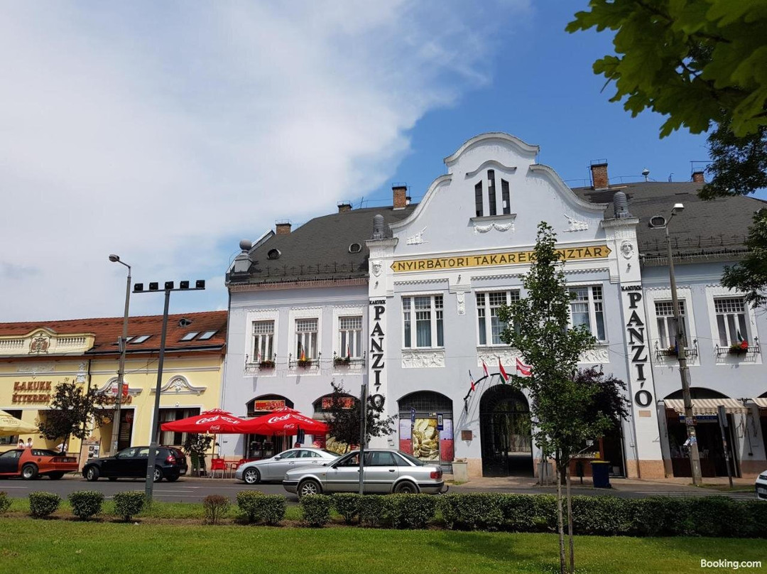 B&B Kakukk Etterem