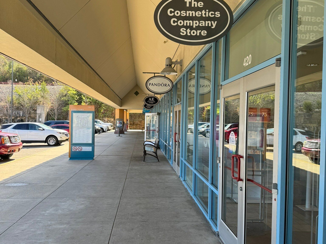 Tanger Outlets Branson-布兰森必去景点