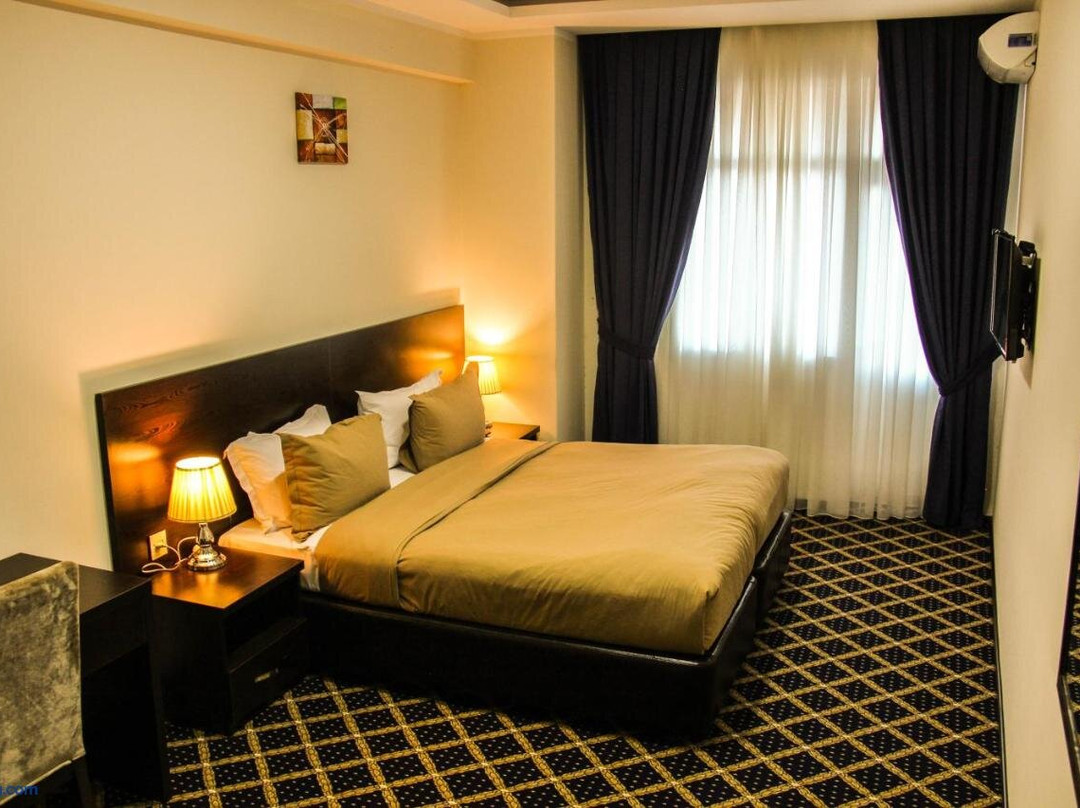 Novxani酒店住宿-Kristal Hotel