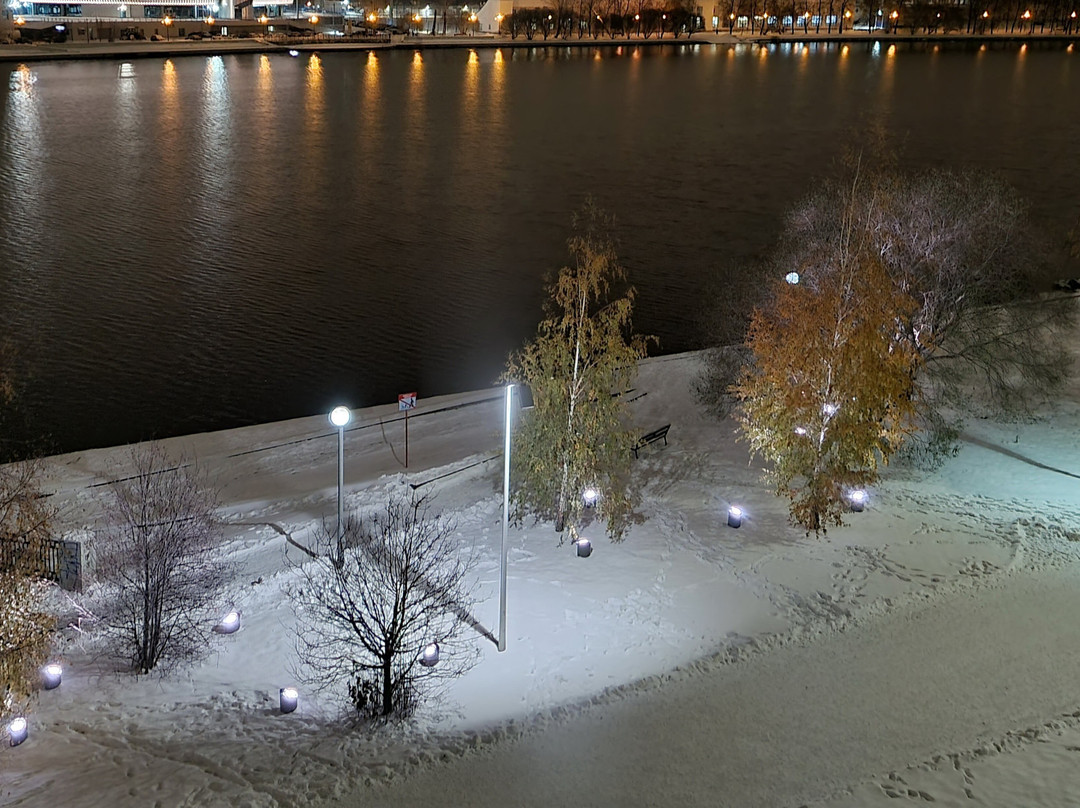 Embankment of Working Youth景点图片
