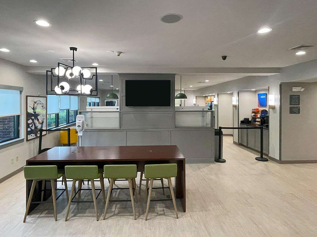 Springdale Inn & Suites