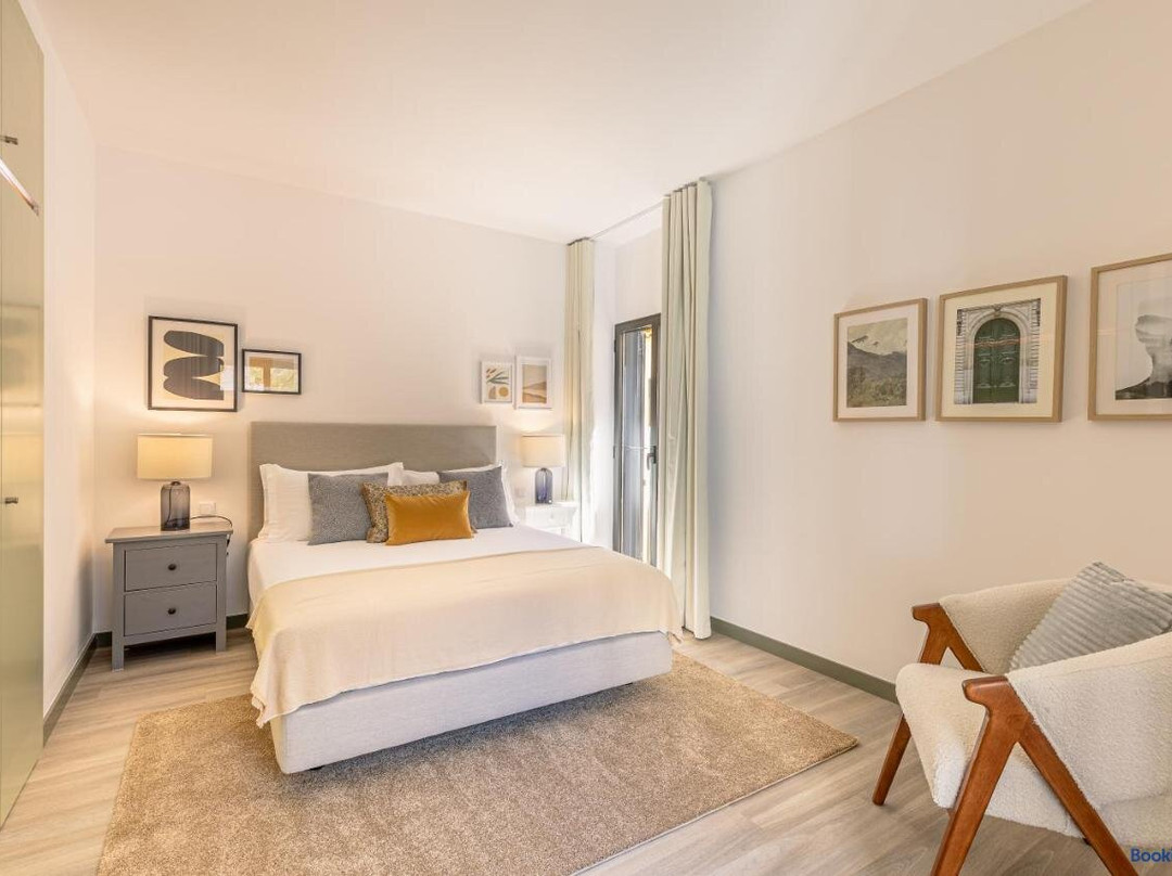 Fort Bay Suite Apartments