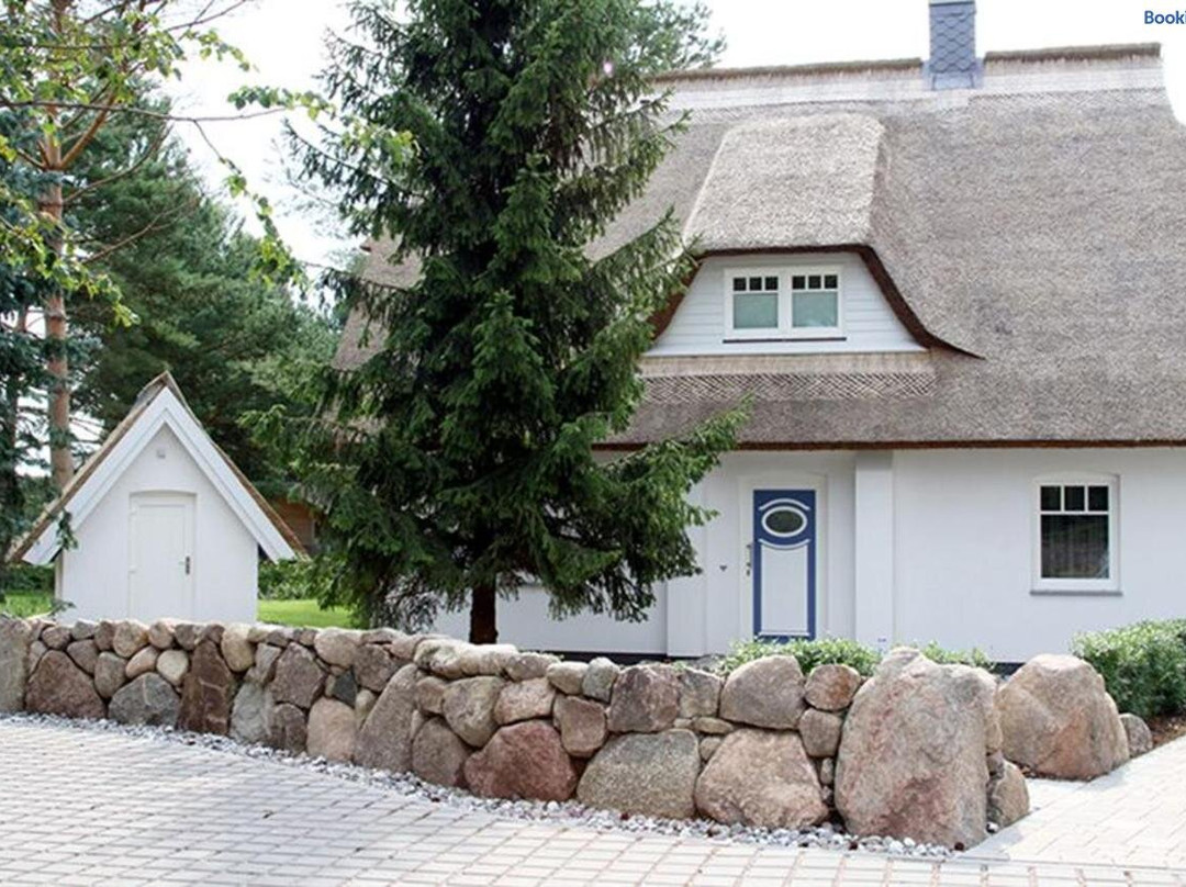 Idylle Unterm Reet - Reetdachhauser Am Walde