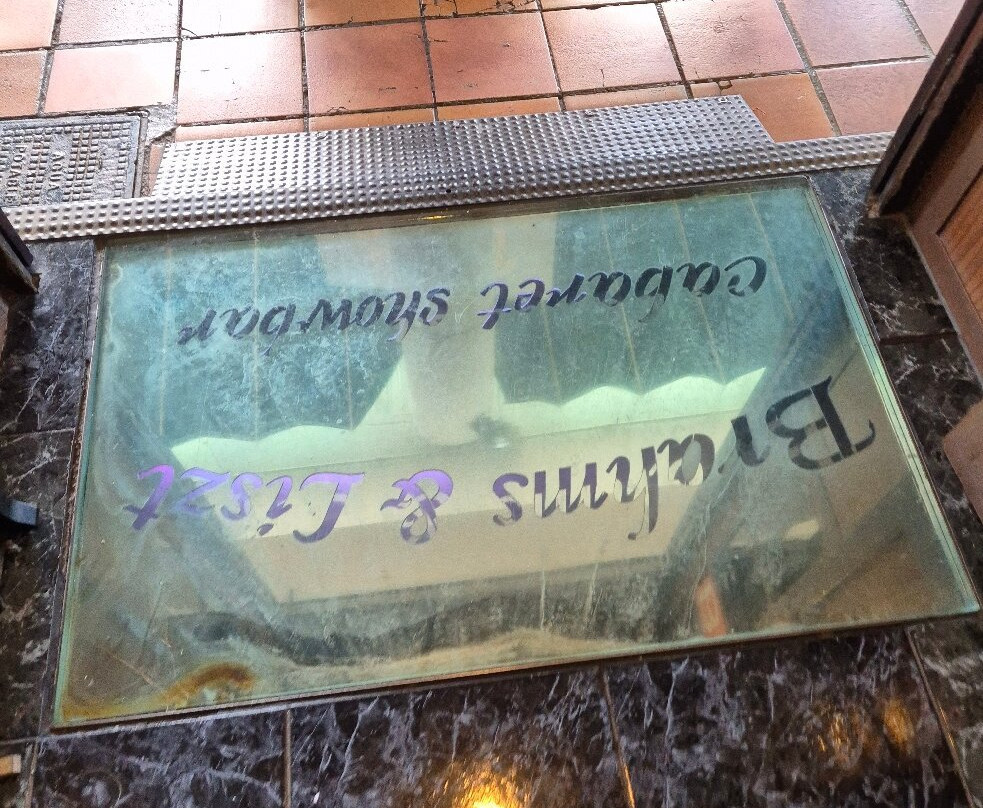 Brahms And Liszt-洛斯克里斯蒂亚诺斯必去景点