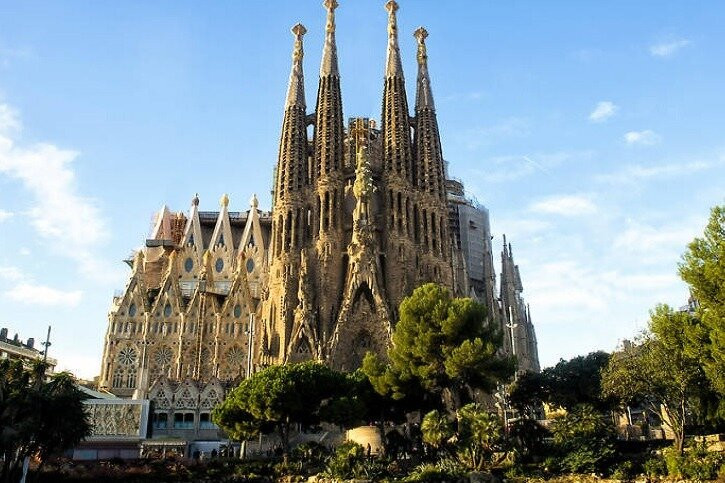 Plaza Espanya Tours & Attractions