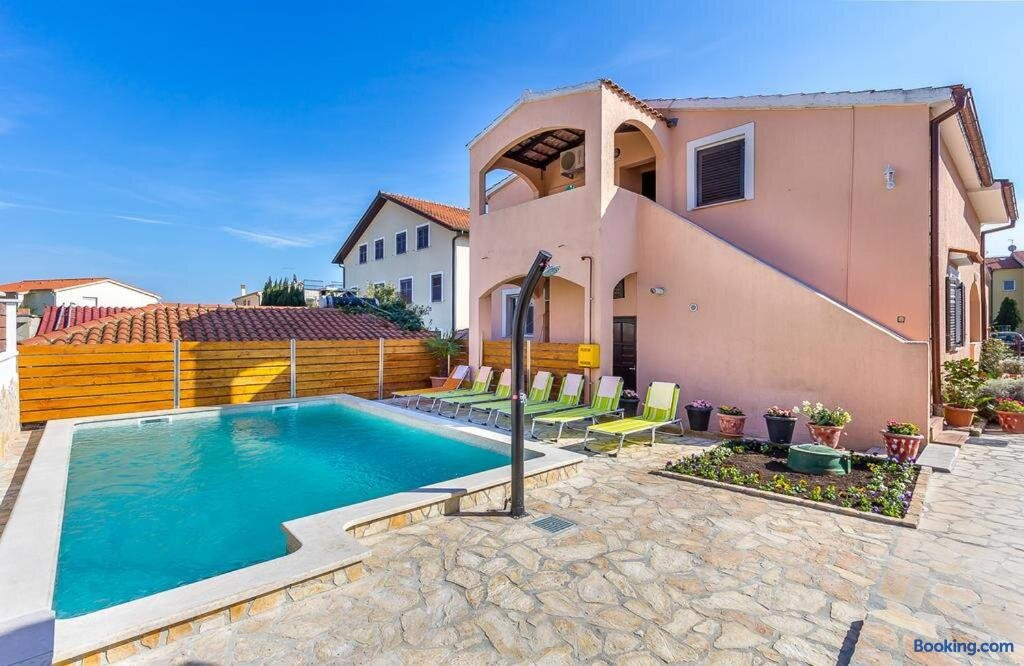 Apartments Vesna 1236