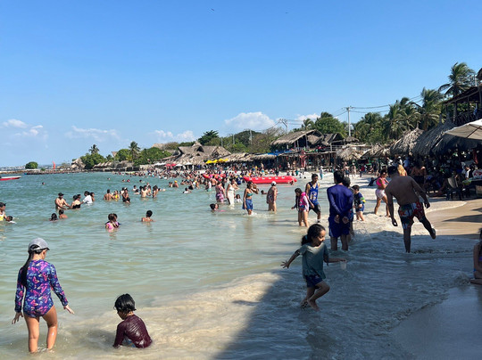Playa de Punta Arena-Isla Tierra Bomba必去景点