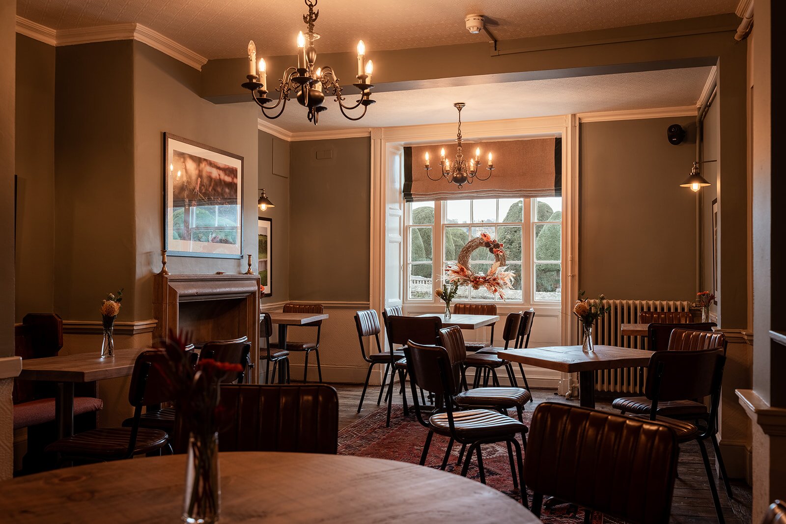 The Falcon Painswick-餐饮