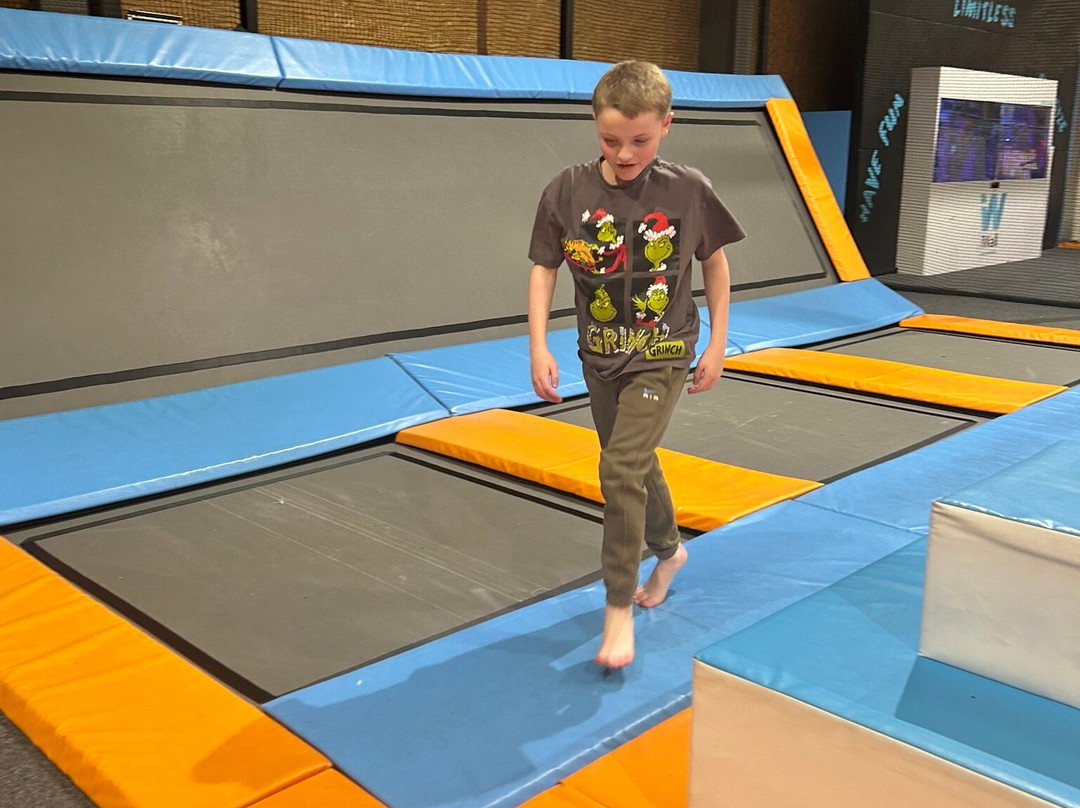 Go Bounce Extreme Trampoline Park景点图片