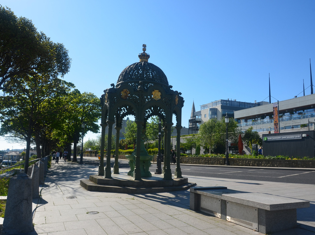 Queen Victoria Fountain-当莱瑞必去景点