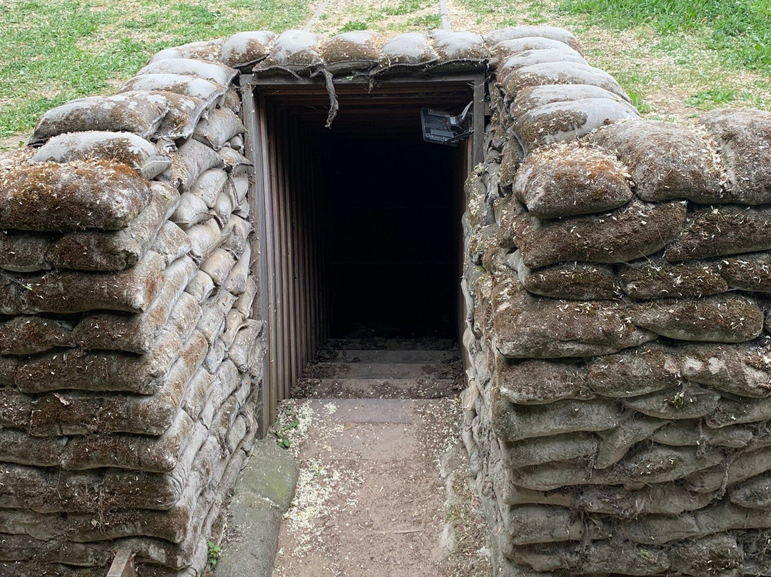 Yorkshire Trench and Dugout景点图片