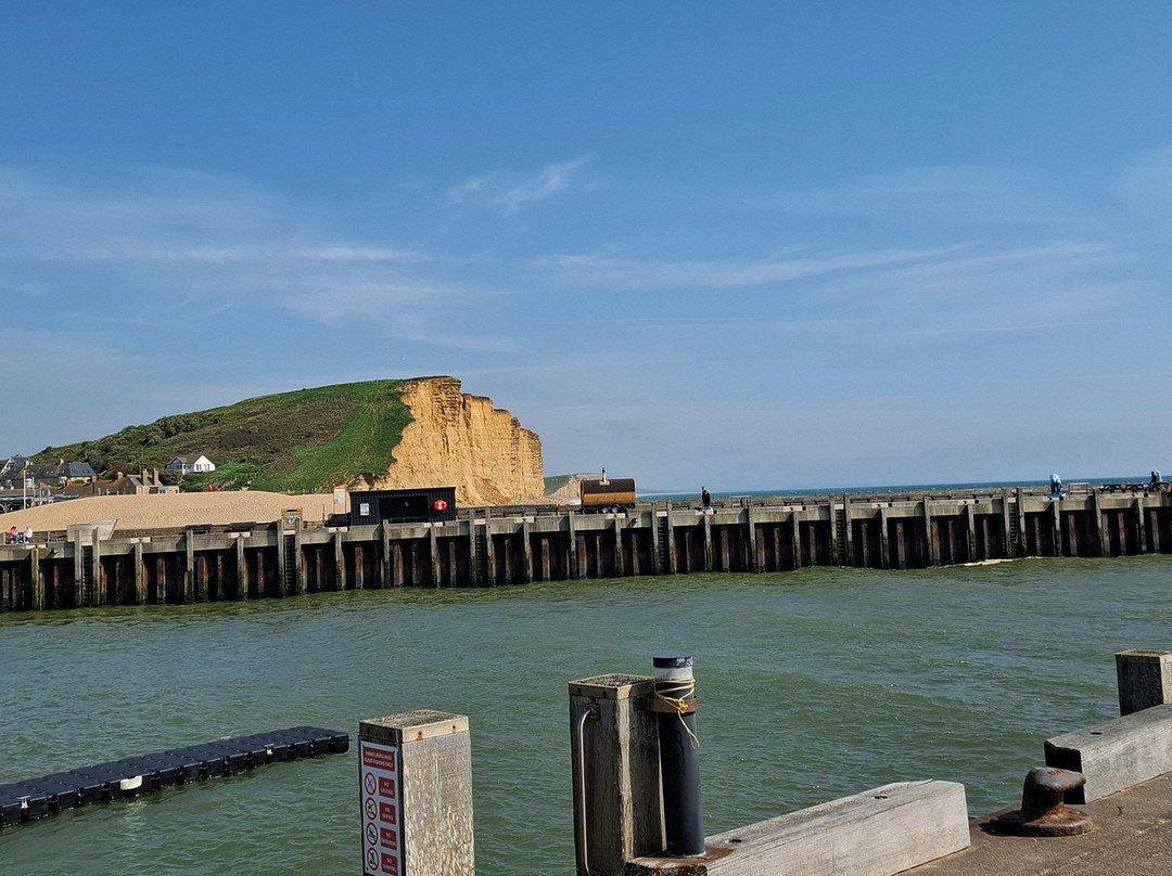 West Bay West Pier-West Bay必去景点