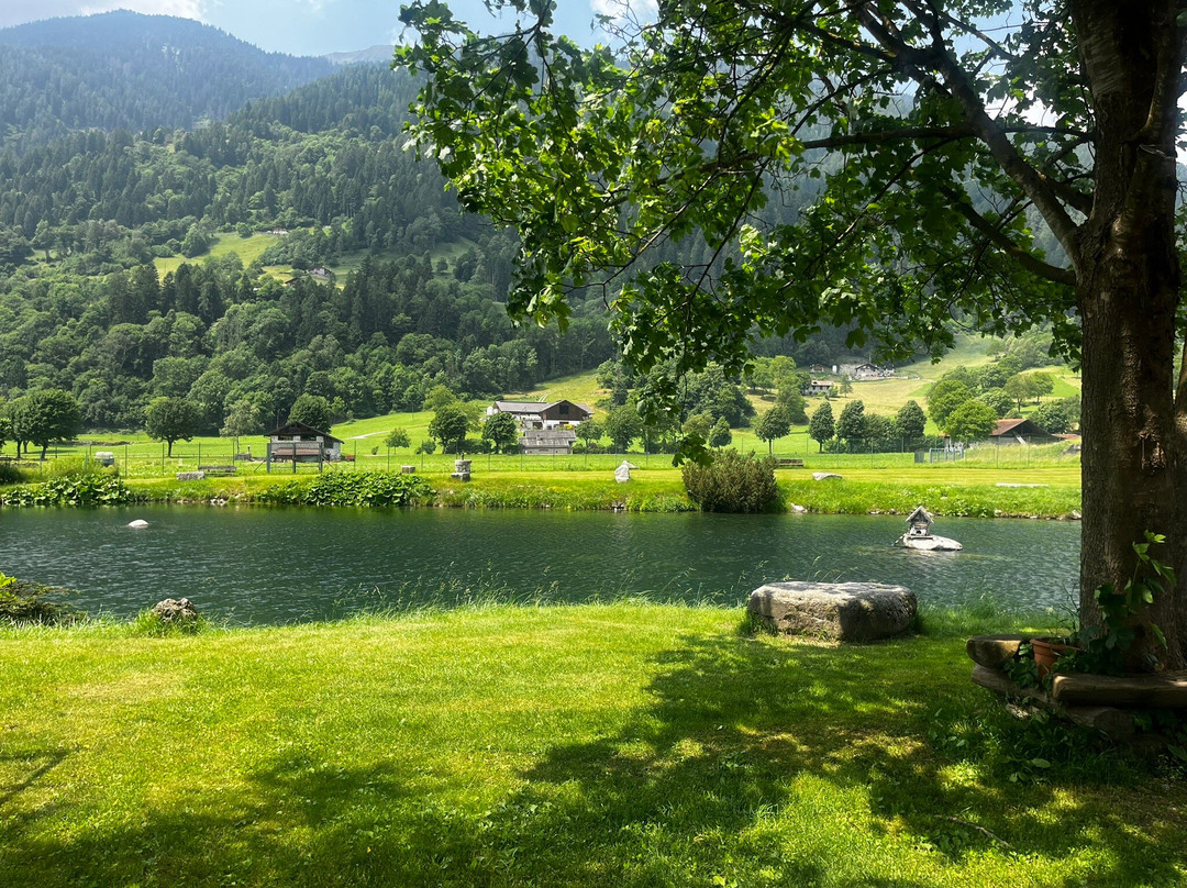 Enchanter Lake景点图片