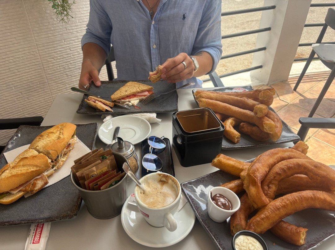 Da Vinci Cafe Snack Bar Churreria