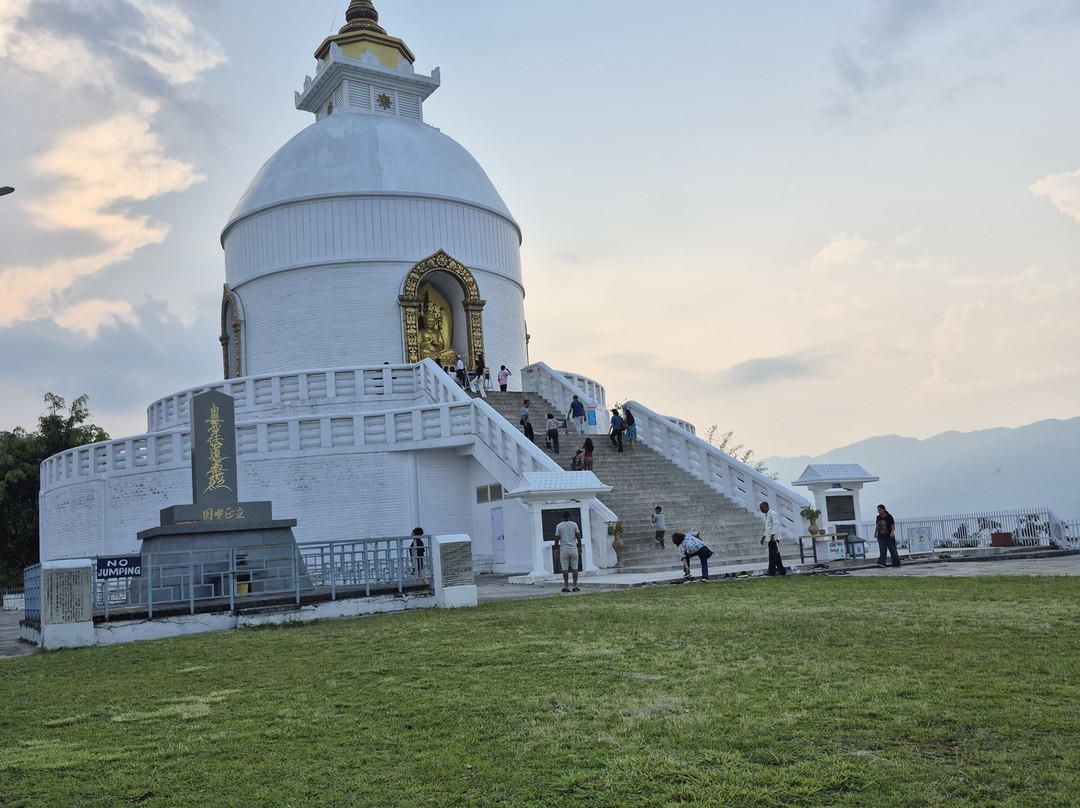 和平塔-博卡拉必去景点