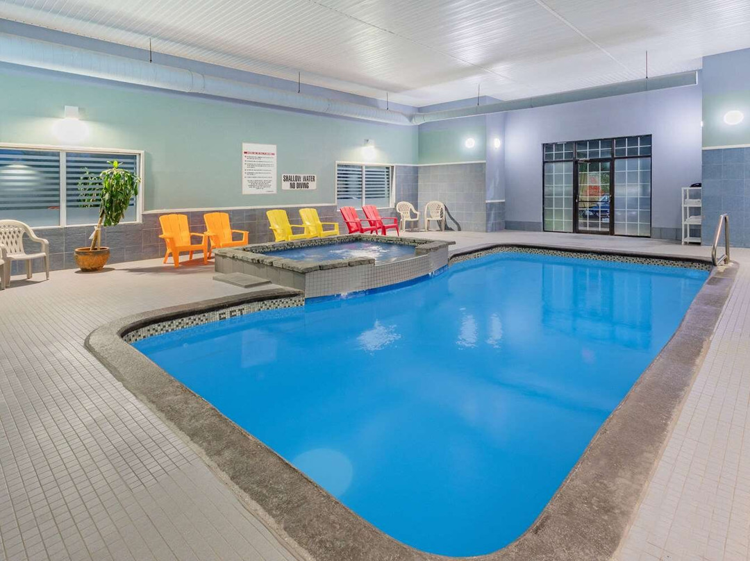 康沃尔酒店住宿-Super 8 by Wyndham Cornwall ON