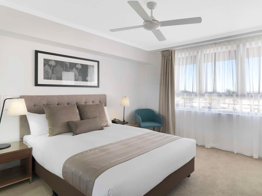 麦凯凯雷街盛橡套房酒店