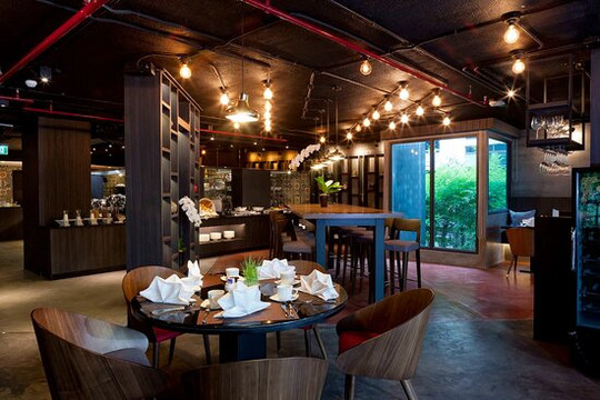 曼谷素坤逸U酒店主图