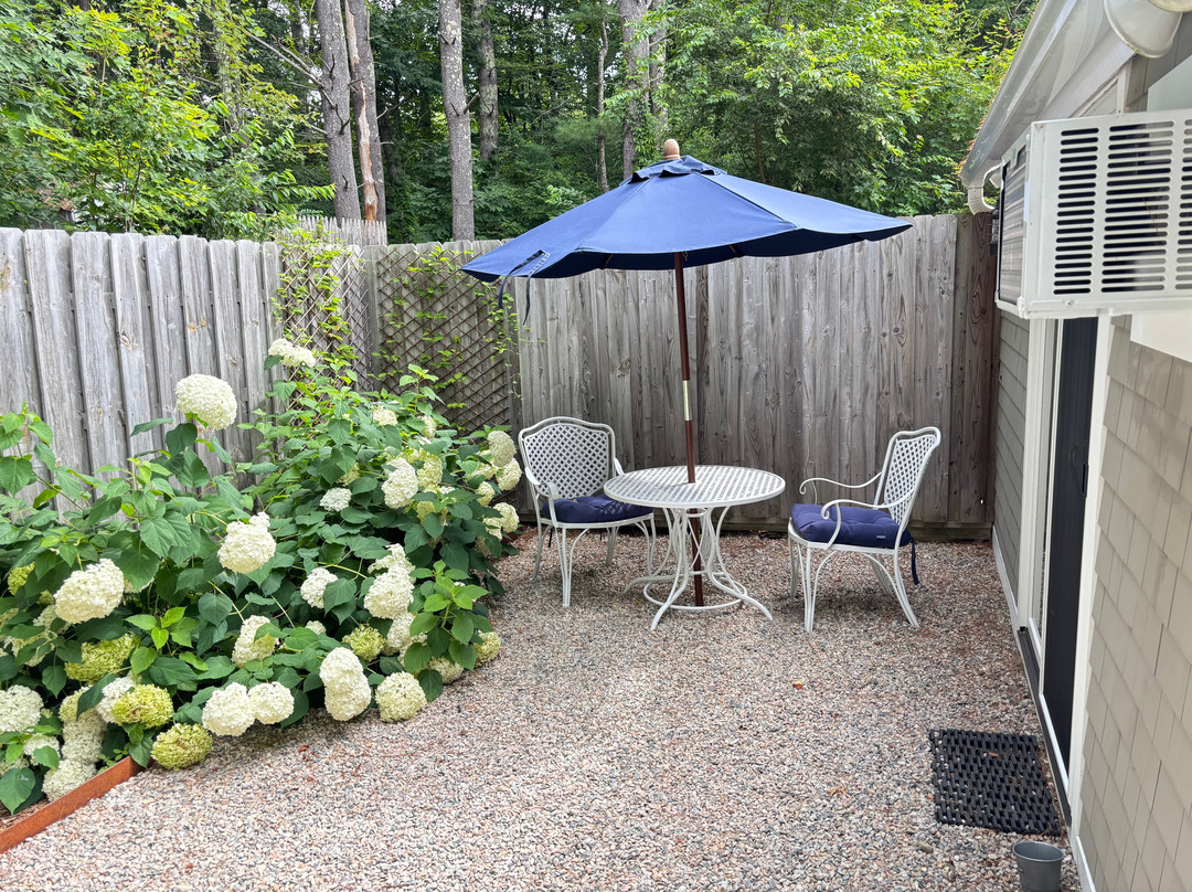 Abbey's Lantern Hill Inn主图