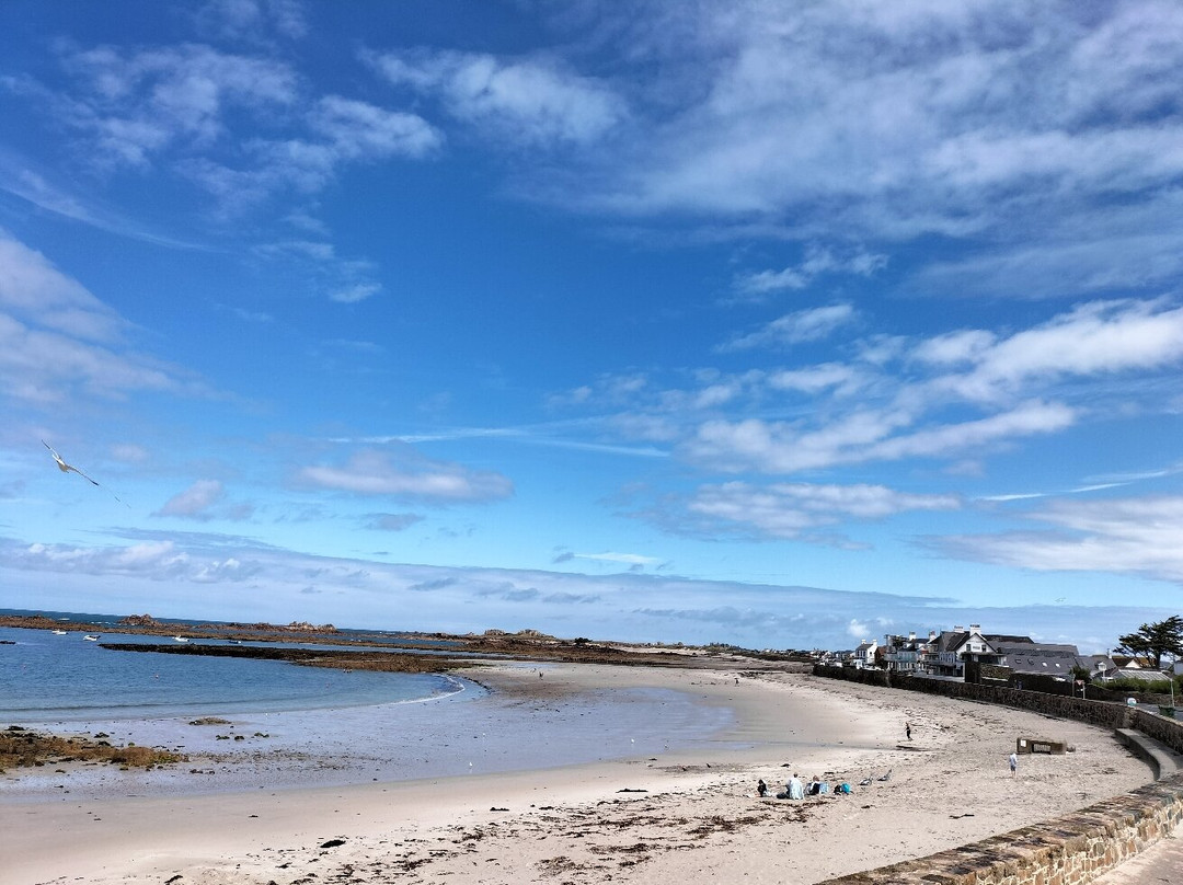 Cobo Bay-Castel必去景点