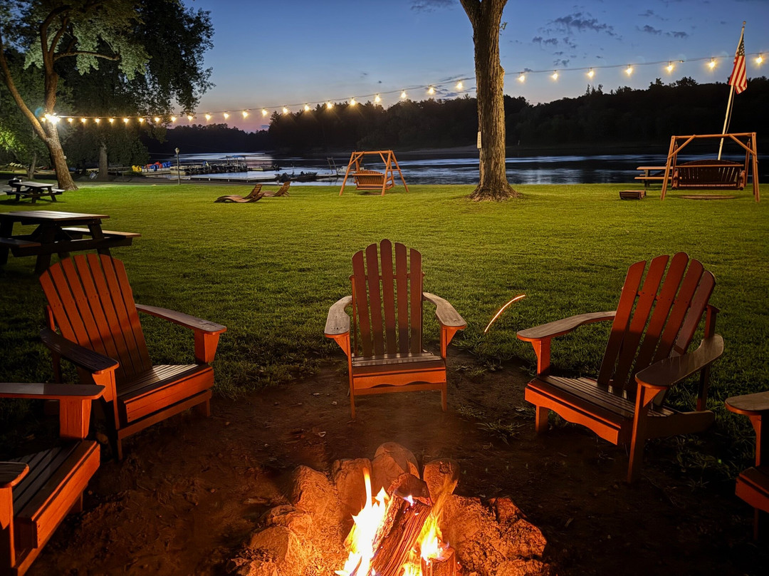 Cedar Lodge & Settlement主图