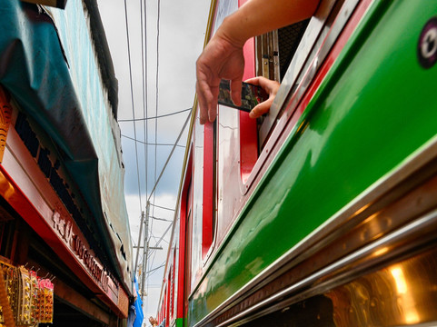 ไข่หวานบ้านซูชิ ตลาดร่มหุบ แม่กลอง