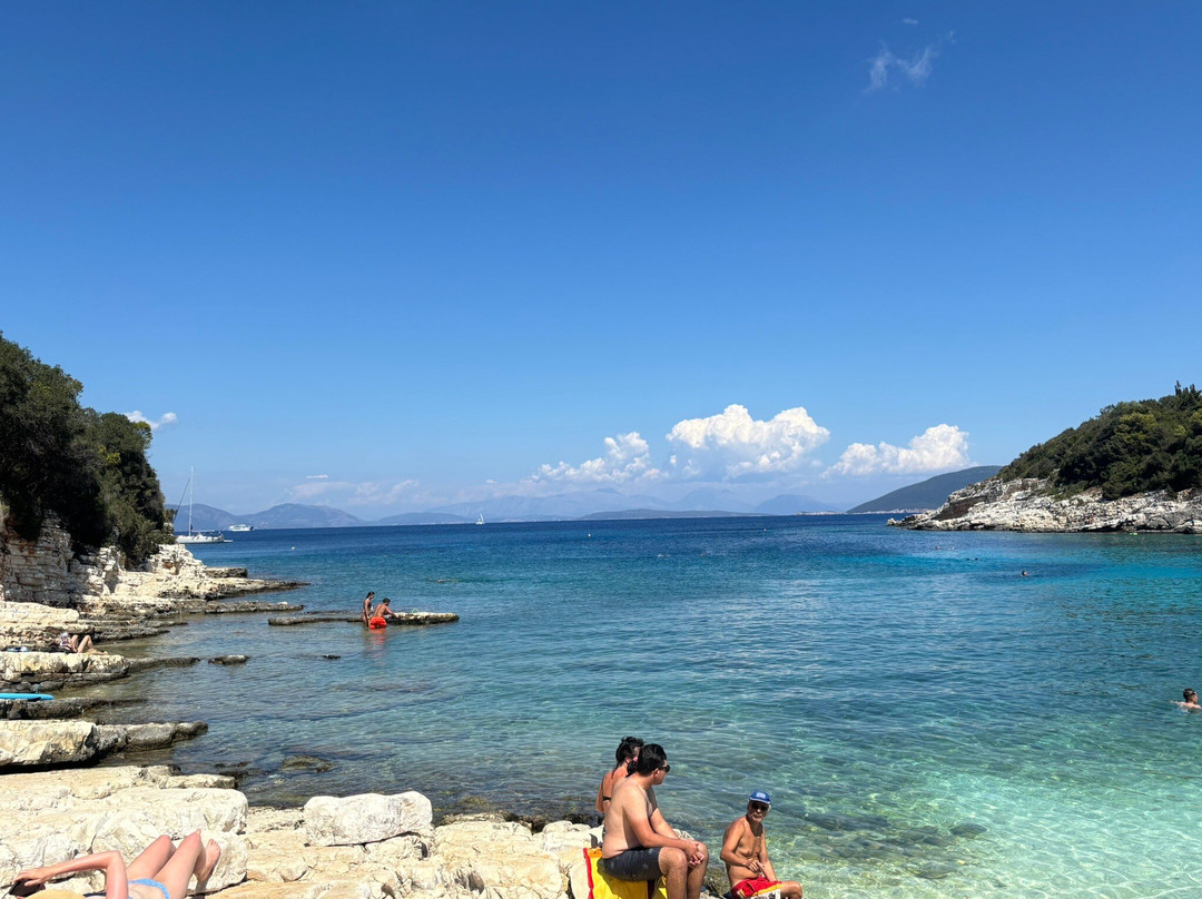 Emplisi Beach-菲斯卡尔宗必去景点