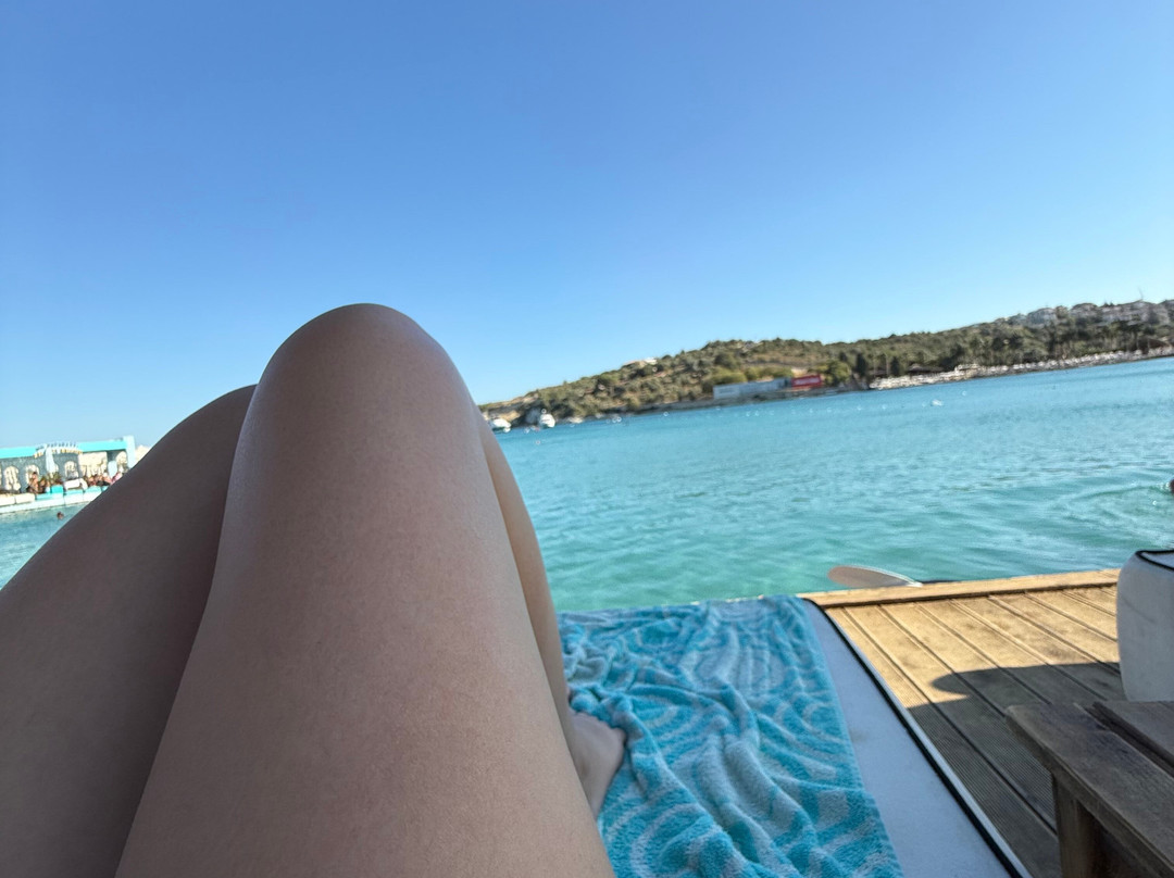 Paparazzi Beach Club-切什梅必去景点