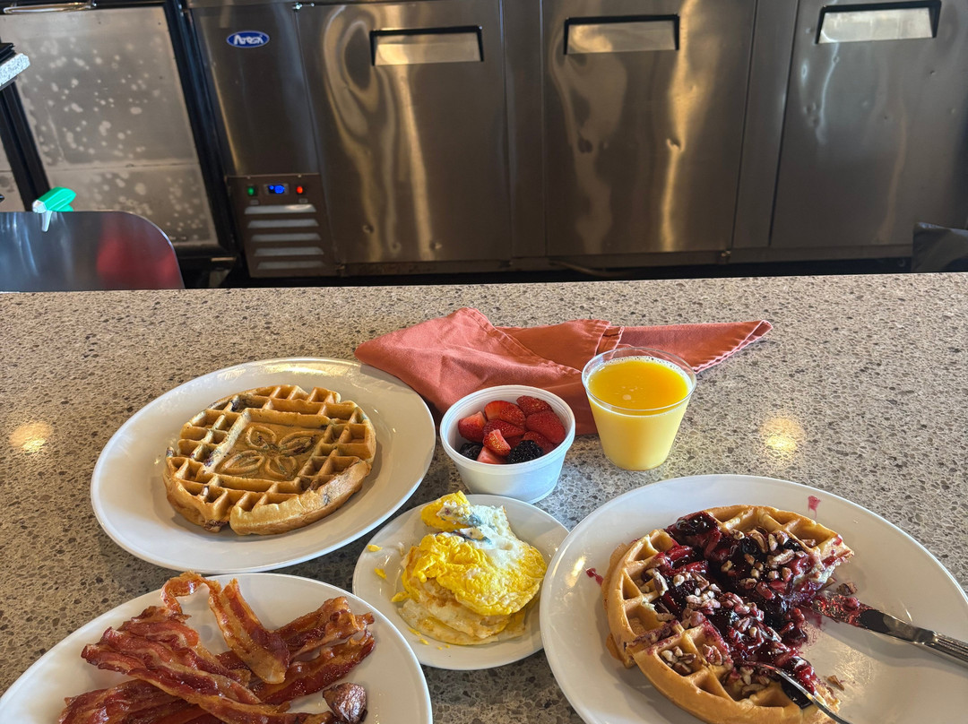 阿尔巴尼希尔顿花园酒店主图